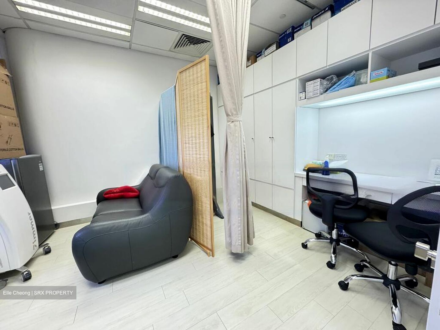 Mount Elizabeth Novena Hospital (D12), Retail #454152581